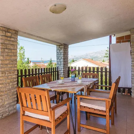 Zagrebacka Vi Апартаменты